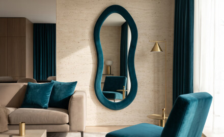 Upholstered mirror with an irregular shape - Velora Soffio